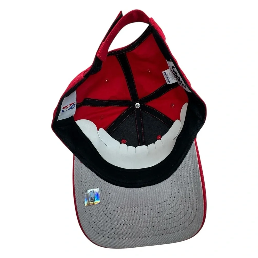 NBA Chicago Bulls Fan Favorite Cap - Picture 14 of 16